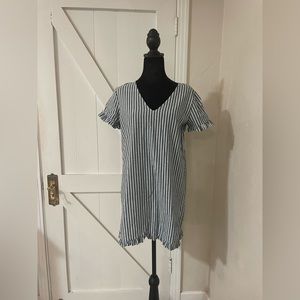 Everly S casual pullover dress  blue & white oxford stripe ruffle